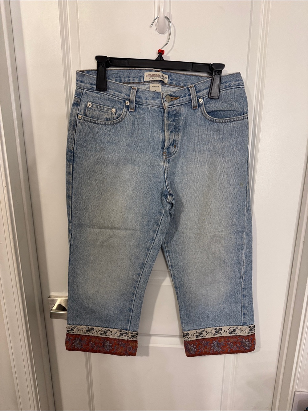 LONDONJEAN Light Blue Denim Cropped Capris with Embroidered Cuffs